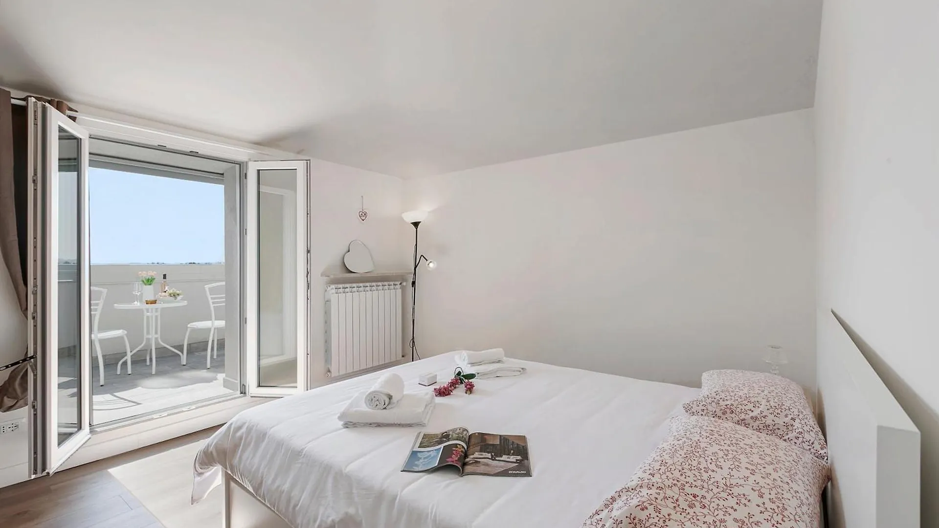 Matta Apartment 400M From The Lake - Happy Rentals Sirmione